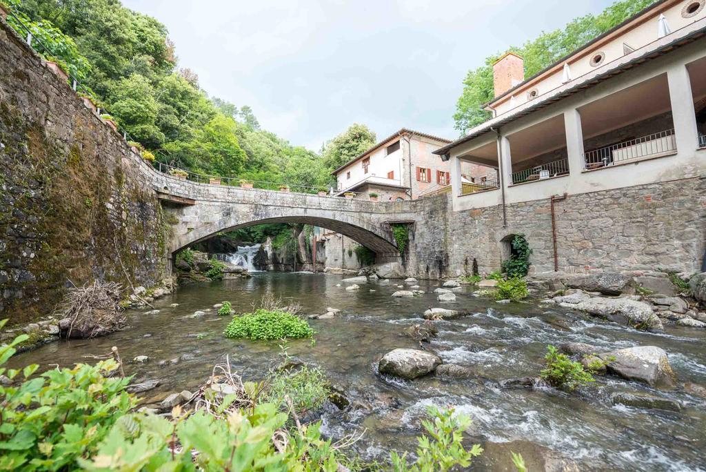 Residence Ristorante La Ferriera Loro Ciuffenna Eksteriør billede