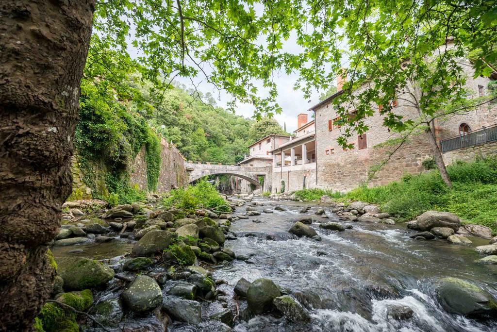 Residence Ristorante La Ferriera Loro Ciuffenna Eksteriør billede