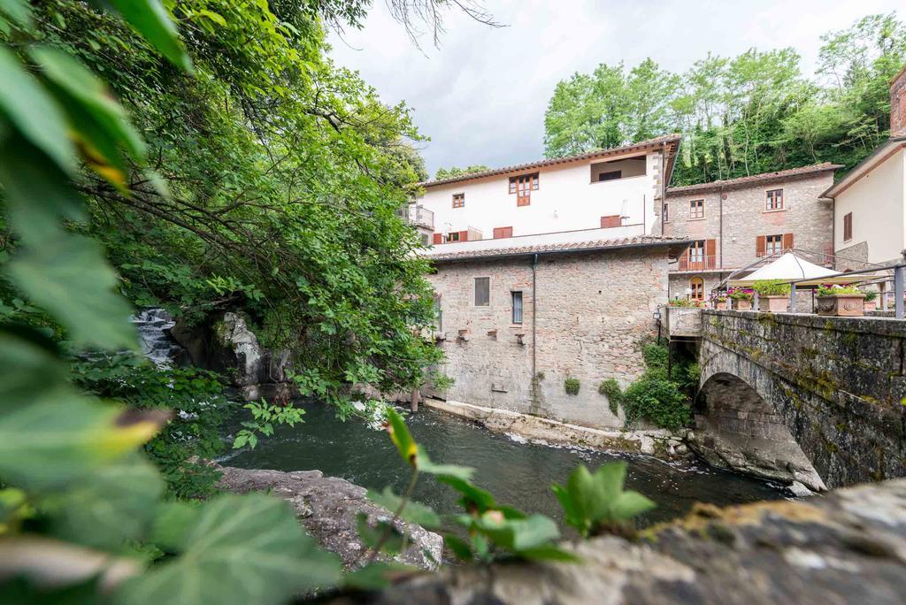 Residence Ristorante La Ferriera Loro Ciuffenna Eksteriør billede