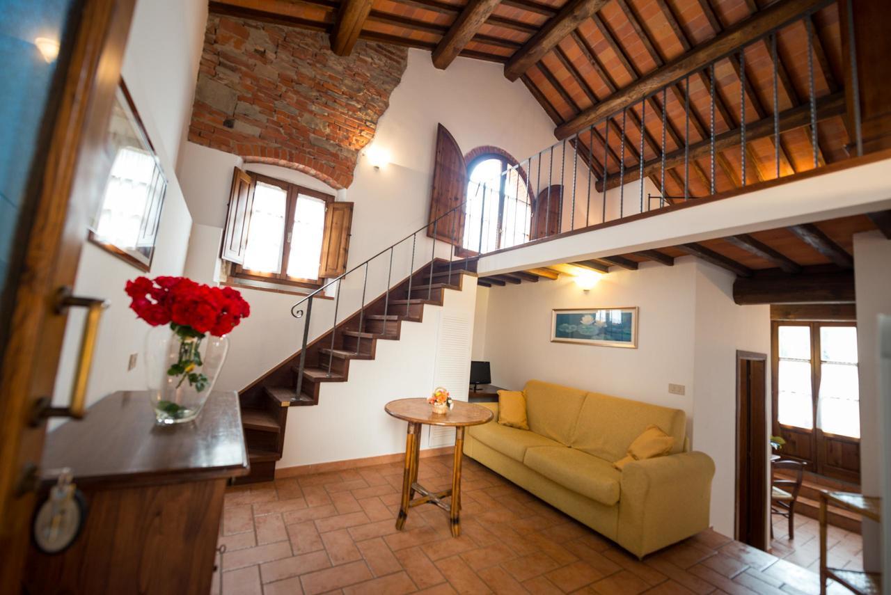 Residence Ristorante La Ferriera Loro Ciuffenna Eksteriør billede